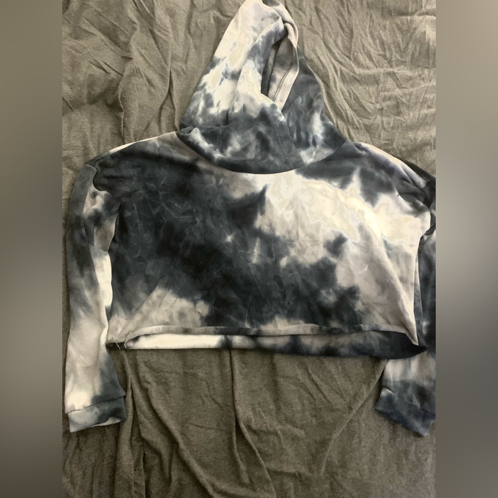 Cropped white and blue shirt,size medium